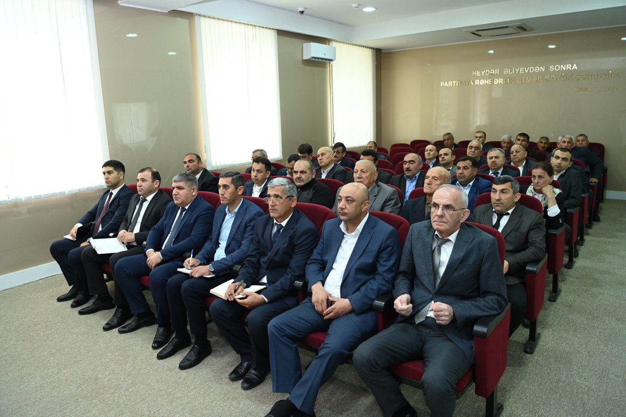 “Azərişıq” ASC-nin nümayəndələri Sabirabadda sahibkarlarla görüşüb - FOTOLAR